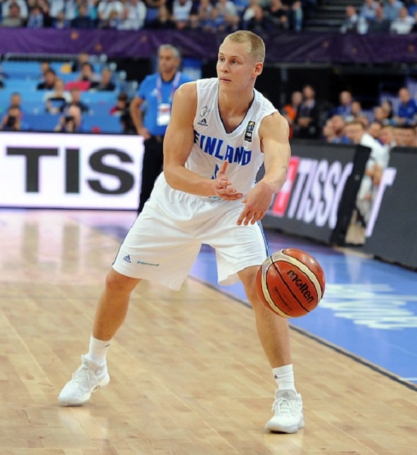 Sasu Salinilta kehut Susijengin nuoremmalle kaartille: ”Hyvinhän nuo kaikki suoriutuivat tärkeilläkin hetkillä” Sasu Salinilta kehut Susijengin nuoremmalle kaartille: ”Hyvinhän nuo kaikki suoriutuivat tärkeilläkin hetkillä”