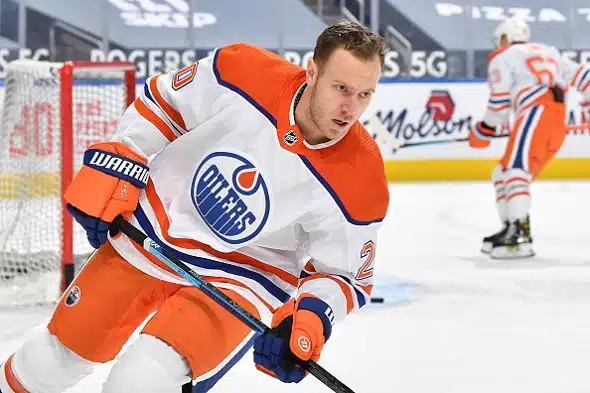 NHL-seura kiinnitti entisen superlupauksen