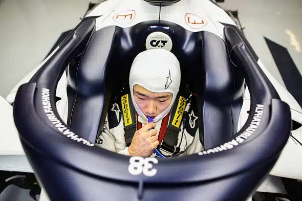 On vain yksi Kimi Räikkönen, mutta myös tältä F1-kuskilta löytyy särmää - tallipomo: ”En halua kesyttää häntä!” On vain yksi Kimi Räikkönen, mutta myös tältä F1-kuskilta löytyy särmää – tallipomo: ”En halua kesyttää häntä!”