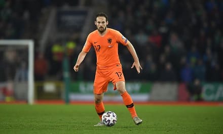 Ajaxin pelaaja rikkoi Jari Litmasen ennätyksen - Kuninkaan kanssa pelannut isä kuittailee vieläkin päivällispöydässä Ajaxin pelaaja rikkoi Jari Litmasen ennätyksen – Kuninkaan kanssa pelannut isä kuittailee vieläkin päivällispöydässä