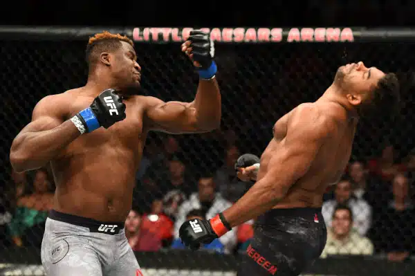 UFC:ssä historiallinen maailmanmestaruus, tyrmätty sairaalaan