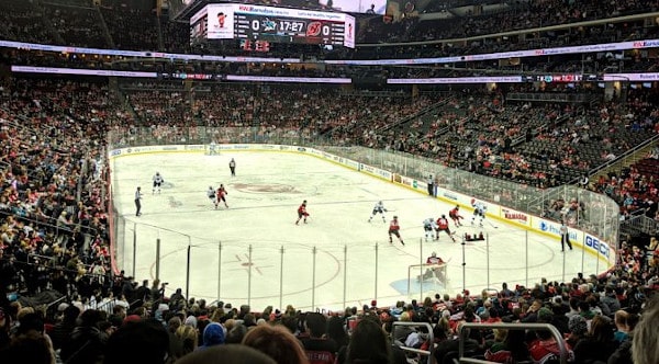 NHL:ssä nähtiin häikäisevä maali NHL:ssä nähtiin häikäisevä maali