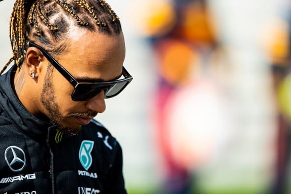 Entinen F1-kuski ruoti Mercedeksen tilannetta STT:lle: "Siellä on meneillään jotakin" Entinen F1-kuski ruoti Mercedeksen tilannetta STT:lle: ”Siellä on meneillään jotakin”