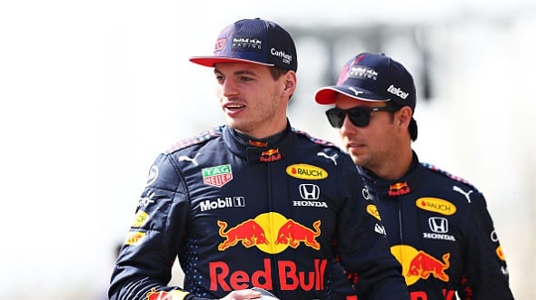 150 000 euron joululahja! Näin F1-mestari Max Verstappen yllätti tallikaverinsa 150 000 euron joululahja! Näin F1-mestari Max Verstappen yllätti tallikaverinsa