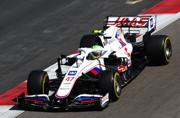 F1-tallin pahin pelko kävi toteen - autoa ei saada radalle Bahrainin testijakson ensimmäisessä sessiossa F1-tallin pahin pelko kävi toteen – autoa ei saada radalle Bahrainin testijakson ensimmäisessä sessiossa