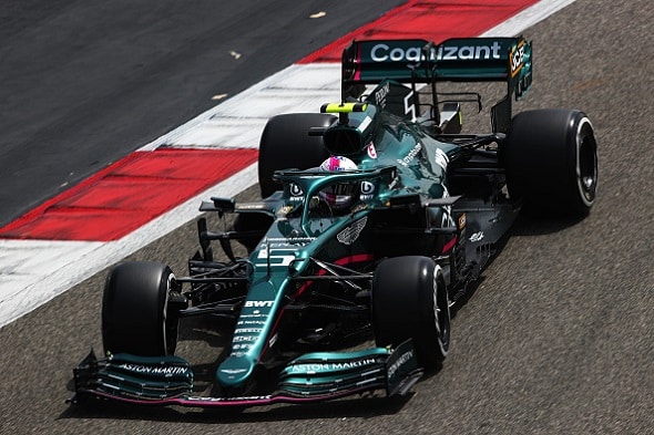 Kumpi on pahemmin hukassa, Sebastian Vettel vai Aston Martin? Kilpailevan tallin pomo esitti tylyn arvion autosta