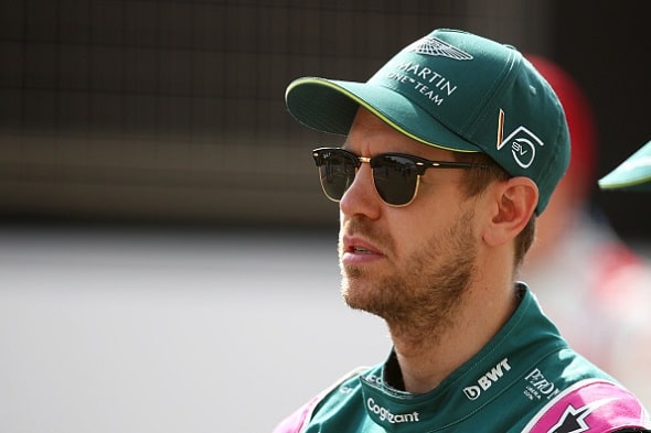 Sebastian Vettel latasi suoran mielipiteensä julki Lewis Hamiltonin ja Max Verstappenin mestaruustaistosta Sebastian Vettel latasi suoran mielipiteensä julki Lewis Hamiltonin ja Max Verstappenin mestaruustaistosta