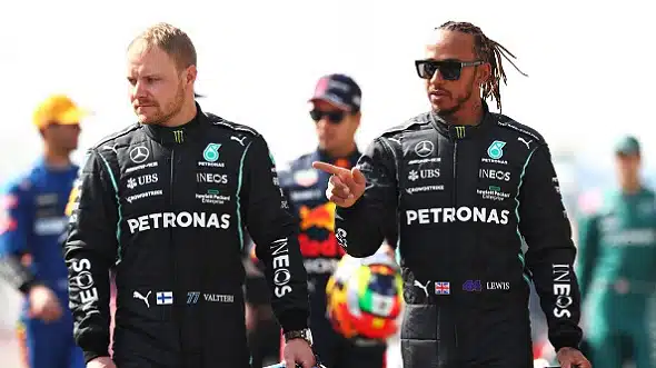 Valtteri Bottas paljastaa Lewis Hamiltonin mielentilan viime kauden jälkeen - ”Oli aika vaitonainen” Valtteri Bottas paljastaa Lewis Hamiltonin mielentilan viime kauden jälkeen – ”Oli aika vaitonainen”