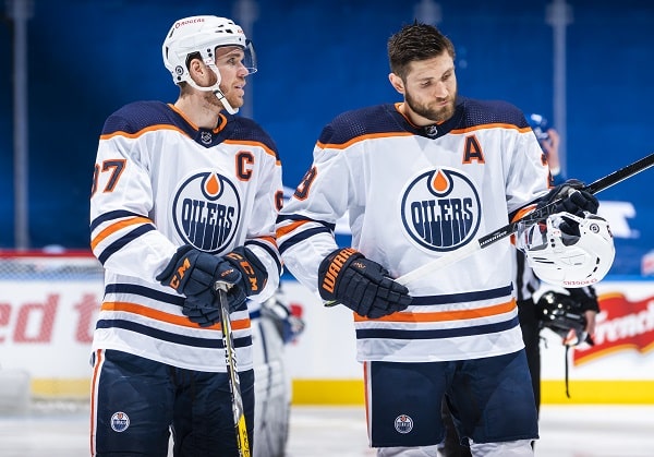 Connor McDavid ja Leon Draisaitl pelastivat nahkansa – NHL:ssä lauantaina kolme ”Game Seveniä”