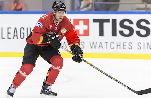 HIFK sai mieluisan paluumuuttajan - Ville Peltonen näki hänessä jotain jo 2011: "Erittäin lupaava jo silloin" HIFK sai mieluisan paluumuuttajan – Ville Peltonen näki hänessä jotain jo 2011: ”Erittäin lupaava jo silloin”