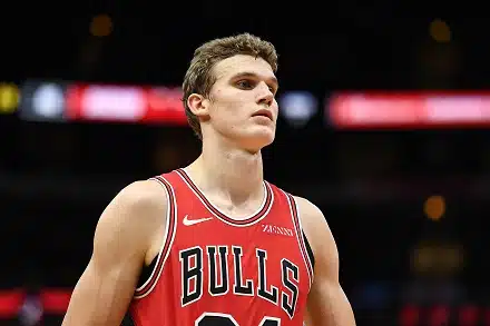 Lauri Markkanen ja Chicago Bulls palasivat nopeasti maan kamaralle - oma koira puri Lauri Markkanen ja Chicago Bulls palasivat nopeasti maan kamaralle – oma koira puri