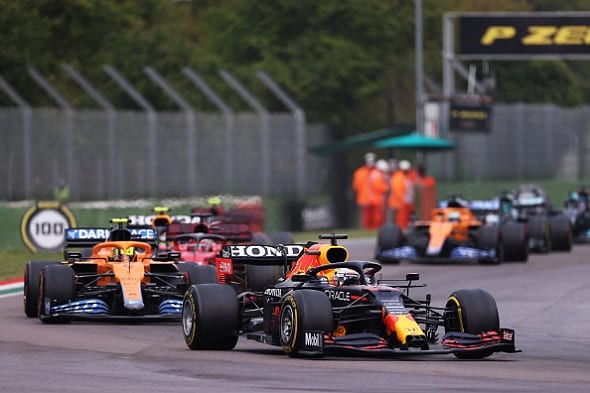 F1:n raikulipojalla ei ole epäilystäkään tämän hetken huimimmasta kuskista: ”Hän on supernopea” F1:n raikulipojalla ei ole epäilystäkään tämän hetken huimimmasta kuskista: ”Hän on supernopea”