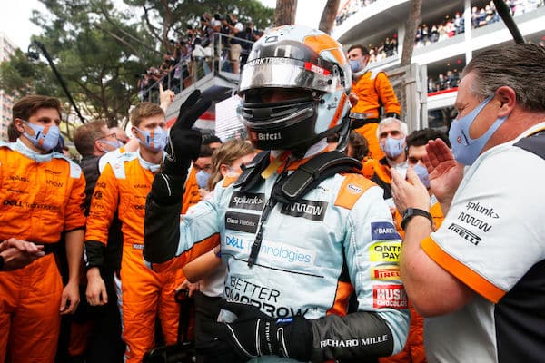 F1-sarjasta jysähti iso sopimusuutinen F1-sarjasta jysähti iso sopimusuutinen