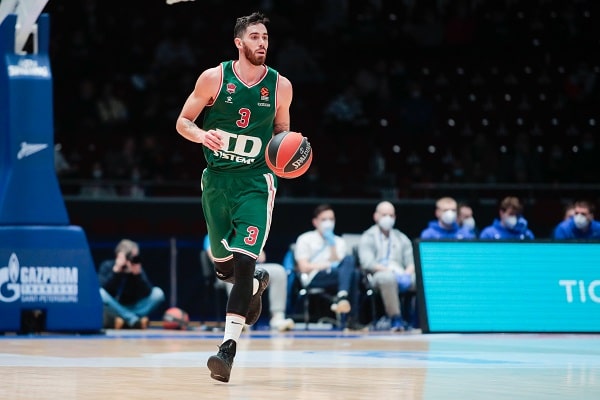 NBA-seura New York Knicks nappasi yhden Euroopan sarjojen parhaista pelaajista - liittyy vahvuuteen jo nyt NBA-seura New York Knicks nappasi yhden Euroopan sarjojen parhaista pelaajista – liittyy vahvuuteen jo nyt