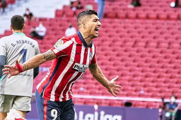 Lähde: Melkoinen yllätys luvassa? Luis Suarez neuvottelee yllättävien tahojen kanssa Lähde: Melkoinen yllätys luvassa? Luis Suarez neuvottelee yllättävien tahojen kanssa