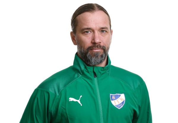 IFK Mariehamnin valmentajalla lippu korkealla, vaikka loukkaantumiset jäytävät