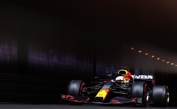 Max Verstappen otti historiallisen paalupaikan Monacossa, Fernando Alonso todella lähellä unelmaa Max Verstappen otti historiallisen paalupaikan Monacossa, Fernando Alonso todella lähellä unelmaa