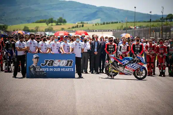 Suru-uutinen valtasi varikon, mutta kilvanajoa päätettiin jatkaa – MotoGP-tähti: ”Se ei ollut oikein”