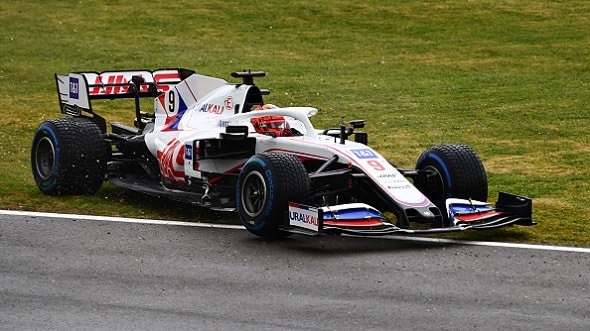 Putinin kaverin poika yritti kumota pakotteet – potkut saanut ylimielinen F1-kuski pistettiin oikeudessa ruotuun