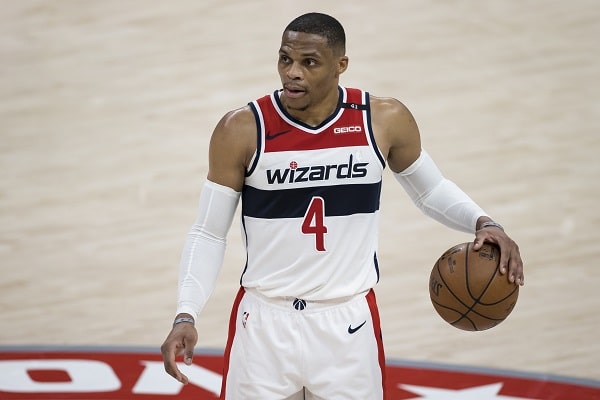 Russell Westbrookin komea tripla-tupla toi pakkovoiton NBA:n pudotuspeleissä