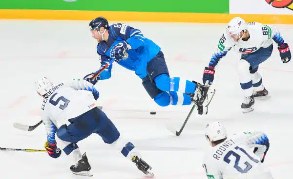 Kultaleijona siirtyy toistamiseen NHL:ään Kultaleijona siirtyy toistamiseen NHL:ään