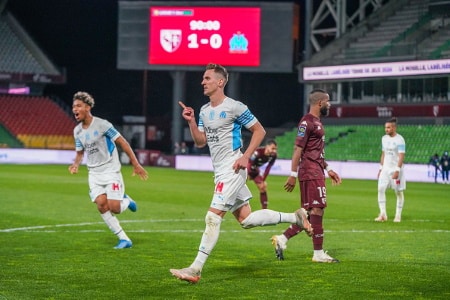 Juventus vahvisti puolalaishyökkääjän hankinnan – pelinumero kunnioittaa Arsenal-legendaa