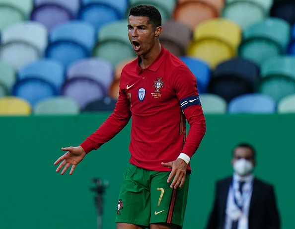 Cristiano Ronaldo pelasi todella vaisun EM-karsintaottelun, Erling Haaland jäämässä ulos Cristiano Ronaldo pelasi todella vaisun EM-karsintaottelun, Erling Haaland jäämässä ulos