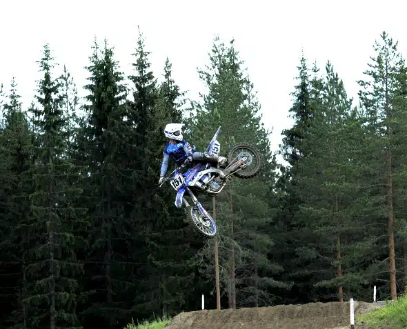 Brittimestaruudessa kiinni oleva Harri Kullas tähdittää kotikilpailuaan - motocrossin SM-kausi päättyy Vantaalla Brittimestaruudessa kiinni oleva Harri Kullas tähdittää kotikilpailuaan – motocrossin SM-kausi päättyy Vantaalla