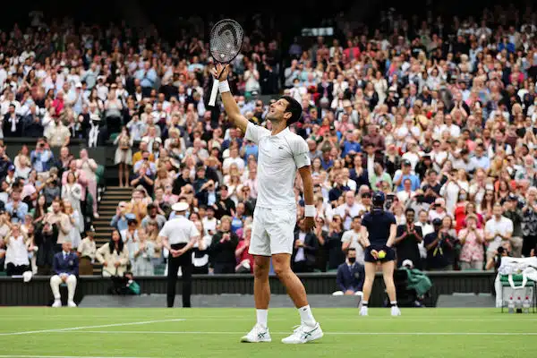 Novak Djokovic jatkoon Wimbledonissa – ottelu kesti vain pari tuntia