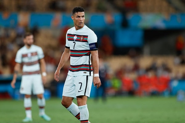Nyt tärähti hirmuinen paukku! Serbia meni suoraan MM-kisoihin ja pudotti Portugalin ja Ronaldon jatkokarsintoihin