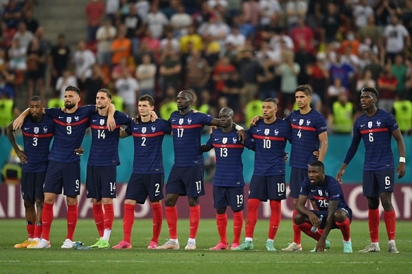 FIFA ja UEFA käyvät mediasotaa tutkimuksilla ja mielipidekyselyillä – ”Jokainen kausi päättyisi MM-kisoihin tai maanosan mestaruuskisoihin”