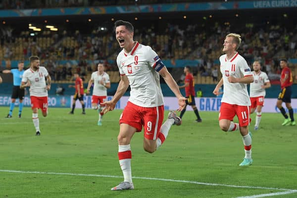 Maailman nimekkäimmät hyökkääjät antavat täystyrmäyksen FIFA:n suunnitelmalle - "Siitä tulisi tavallinen kilpailu" Maailman nimekkäimmät hyökkääjät antavat täystyrmäyksen FIFA:n suunnitelmalle – ”Siitä tulisi tavallinen kilpailu”