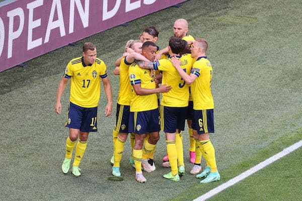 Suuria tunteita EM-kisoissa - ManU-tähti murtui kyyneliin Suuria tunteita EM-kisoissa – ManU-tähti murtui kyyneliin