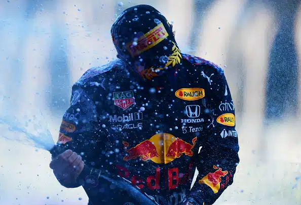 Azerbaidzhanin GP päättyi dramaattisiin kuviin - tästä oli kyse Azerbaidzhanin GP päättyi dramaattisiin kuviin – tästä oli kyse