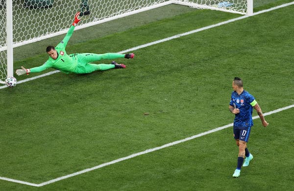 Puolan maalivahti teki hyvin kiusallista historiaa EM-kisoissa