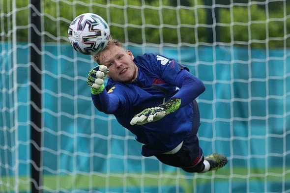 Arsenal-vahti paljasti - näin torjui häntä lähestyneet idiootit Arsenal-vahti paljasti – näin torjui häntä lähestyneet idiootit