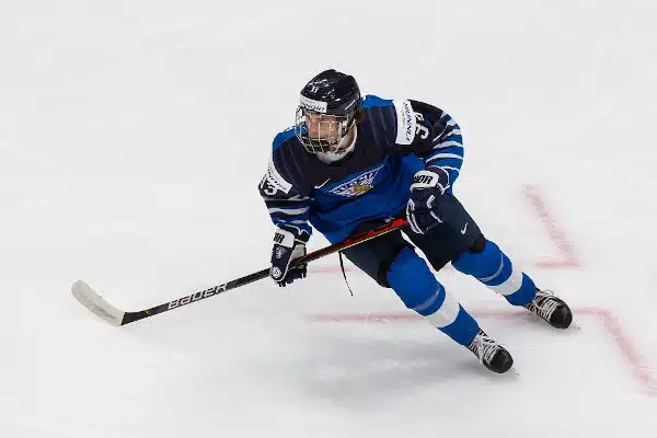 NHL-asiantuntijalta kova heitto: Tämä suomalainen Liiga-hyökkääjä tarjolla jopa NHL:n kolmosvaraukseksi!