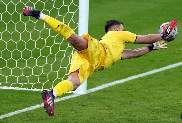 Huippumaalivahti Gianluigi Donnarumma kauhun keskellä tyttöystävänsä kanssa