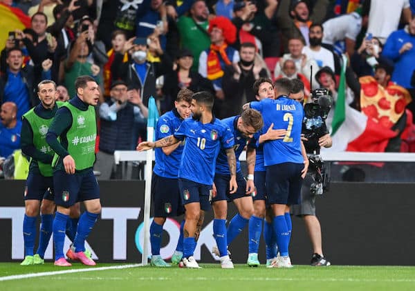 Mario Balotelli kutsuttiin Italian maajoukkueeseen yli kolmen vuoden tauon jälkeen Mario Balotelli kutsuttiin Italian maajoukkueeseen yli kolmen vuoden tauon jälkeen