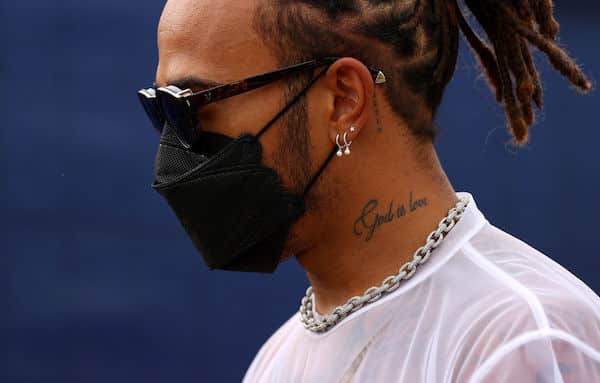 Tämäkö ratkaisee Lewis Hamiltonin jatkon F1:ssä? Mercedes tehnyt kabineteissa FIA:n kanssa diilin Tämäkö ratkaisee Lewis Hamiltonin jatkon F1:ssä? Mercedes tehnyt kabineteissa FIA:n kanssa diilin