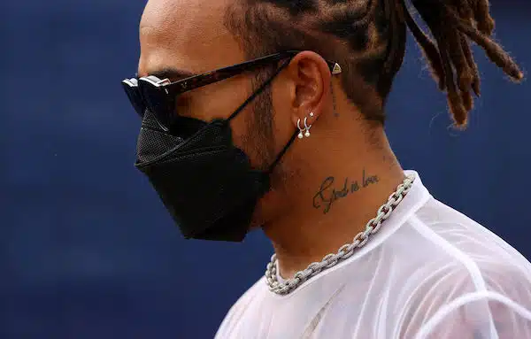 Lewis Hamiltonin puheille viitataan kintaalla Ferrarilla - piilossa pidetty totuus tulee pian julki Lewis Hamiltonin puheille viitataan kintaalla Ferrarilla – piilossa pidetty totuus tulee pian julki