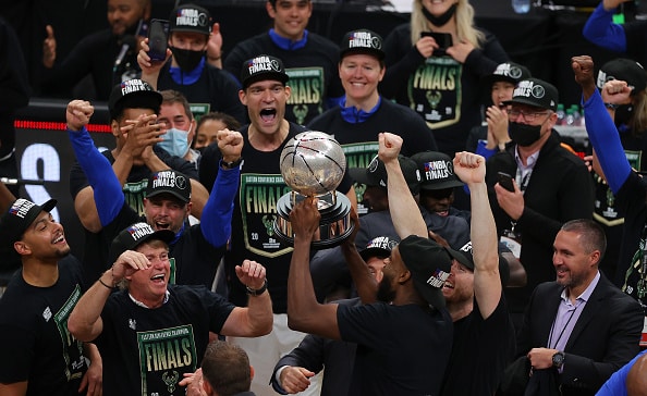 Lähes 50 vuoden odotus ohi – Milwaukee Bucks eteni NBA-finaaleihin