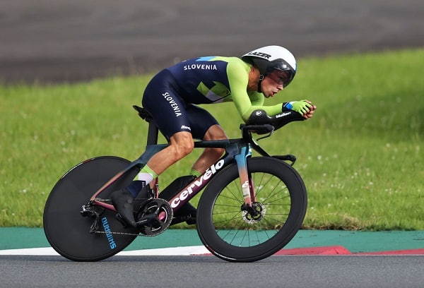Primoz Roglic valloitti Vueltan jo kolmannen kerran putkeen