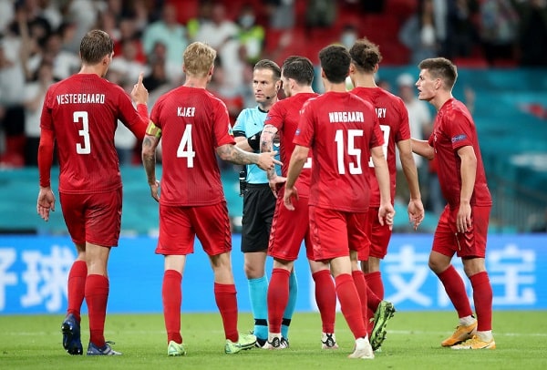 Tanska oli lähellä suurta järkytystä - Huuhkajat menettivät lohkon kärkipaikan Tanska oli lähellä suurta järkytystä – Huuhkajat menettivät lohkon kärkipaikan