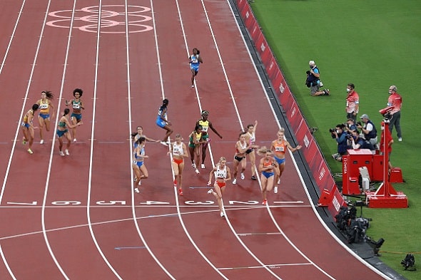 Toimitsija töpeksi Tokiossa - USA:n hylkäys kumottiin Toimitsija töpeksi Tokiossa – USA:n hylkäys kumottiin