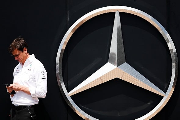 Toto Wolffilta selvä väite Lewis Hamiltonin ja George Russellin välisestä tilanteesta Toto Wolffilta selvä väite Lewis Hamiltonin ja George Russellin välisestä tilanteesta