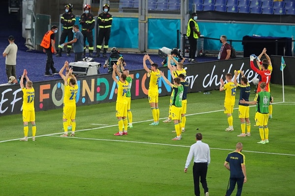 Evertonin ukrainalaispelaaja ryöpytti Venäjän maajoukkuekapteenia - "Sinut lukitaan tyrmään lopun elämäksesi" Evertonin ukrainalaispelaaja ryöpytti Venäjän maajoukkuekapteenia – ”Sinut lukitaan tyrmään lopun elämäksesi”