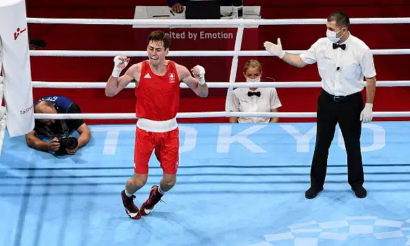 Irlantilaisnyrkkeilijän haaveet olympiakullasta murenivat – tuuletti välieräpaikkaa liian raivokkaasti ja loukkaantui