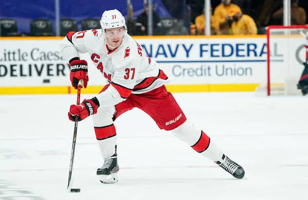 Nyt oli julma niitti - Bruins-puolustaja "ei voi hyvin" Nyt oli julma niitti – Bruins-puolustaja ”ei voi hyvin”