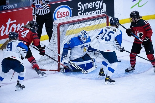 Suomi oli melkoisessa pesukoneessa – päävalmentaja MM-avauksesta Discoverylla: ”Säilyttiin hengissä, ei kuoltu”